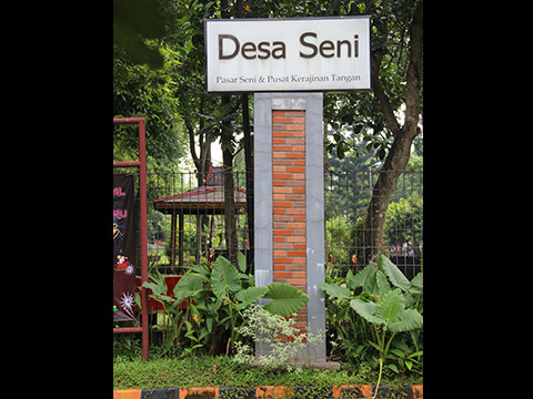 Desa Seni dan Kerajinan :: Taman Mini Indonesia Indah
